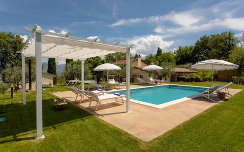 La Collina degli Ulivi 8+2: Zwembad, Buitenmeubels, Meubilair, Paraplu, Toevlucht, Schaduw, Ligstoel, Vrije Tijd, Eco Hotel, Outdoor Structuur