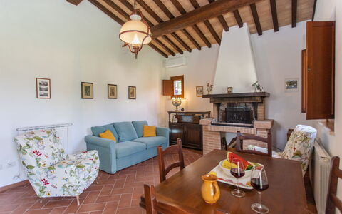 La Collina degli Ulivi 8+2: Meubilair, Muur, Flooring, Interieur Ontwerp, Huis, Verdieping, Tafel, Kamer, Stoel, Woonkamer