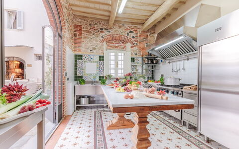 Villa Ginevra 12: Interieur Ontwerp, Flooring, Meubilair, Keuken, Verdieping, Huis, Stoel, Plafond, Keuken En Eettafel, Countertop