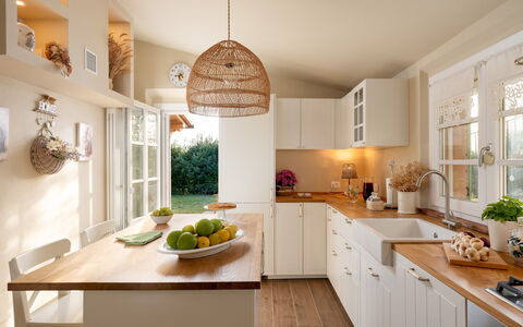 Villino Ariachiara 6: Meubilair, Interieur Ontwerp, Countertop, Keuken, Cabinetry, Flooring, Huis, Bloempot, Tableware, Verlichting