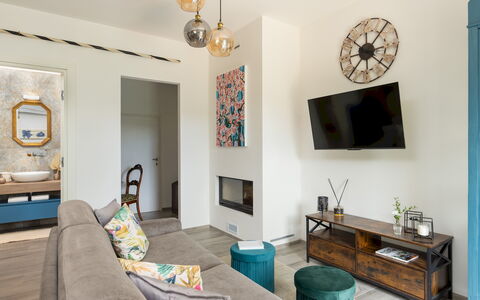 Cottage Dolcevista 4+2: Meubilair, Interieur Ontwerp, Muur, Flooring, Kamer, Bankstel, Verdieping, Woonkamer, Hout, Plafond