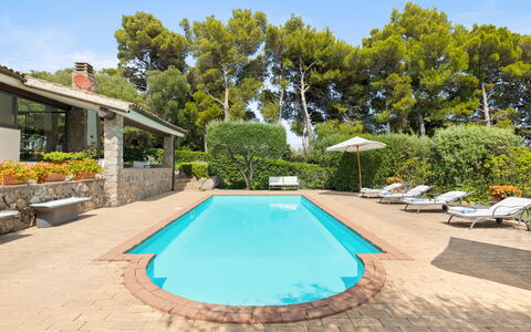 Villa Althaea 6: Zwembad, Toevlucht, Eco Hotel, Landgoed, Schaduw, Villa, Hacienda, Buitenmeubels, Boerderij, Landscaping