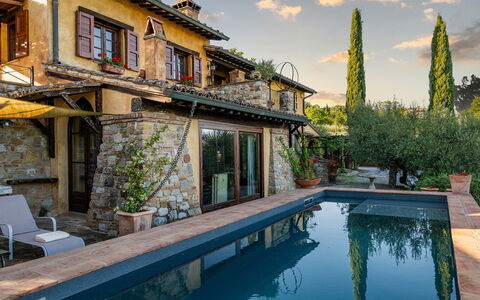 Colle Calzolaro 8: Huis, Bloempot, Landgoed, Verblijf, Eco Hotel, Villa, Kamerplant, Zwembad, Hacienda, Balkon