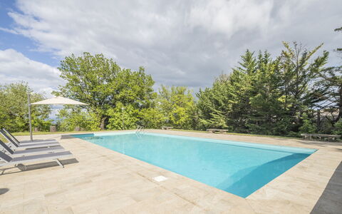 Casa Clara Pool, Casole Elsa, Monti: Blauw, Zwembad, Schaduw, Toevlucht, Landscaping, Eco Hotel, Tegel, Buitenmeubels, Evergreen