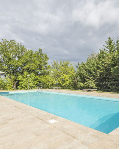 Casa Clara Pool, Casole Elsa, Monti: Blauw, Zwembad, Schaduw, Toevlucht, Landscaping, Eco Hotel, Tegel, Buitenmeubels, Evergreen