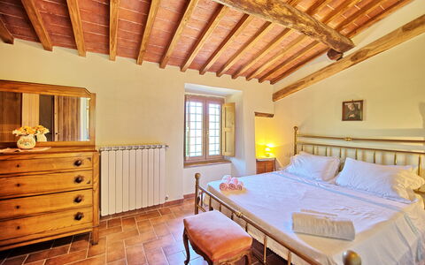 Poggio Conca: Slaapkamer, Eigendom, Kamer, Meubilair, Bed, Gebouw, Bed Frame, Plafond, Huis, Interieur Ontwerp