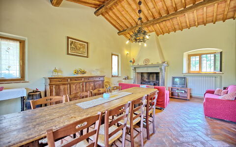 Poggio Conca: Eigendom, Kamer, Meubilair, Gebouw, Plafond, Interieur Ontwerp, Huis, Onroerend Goed, Verdieping, Tafel