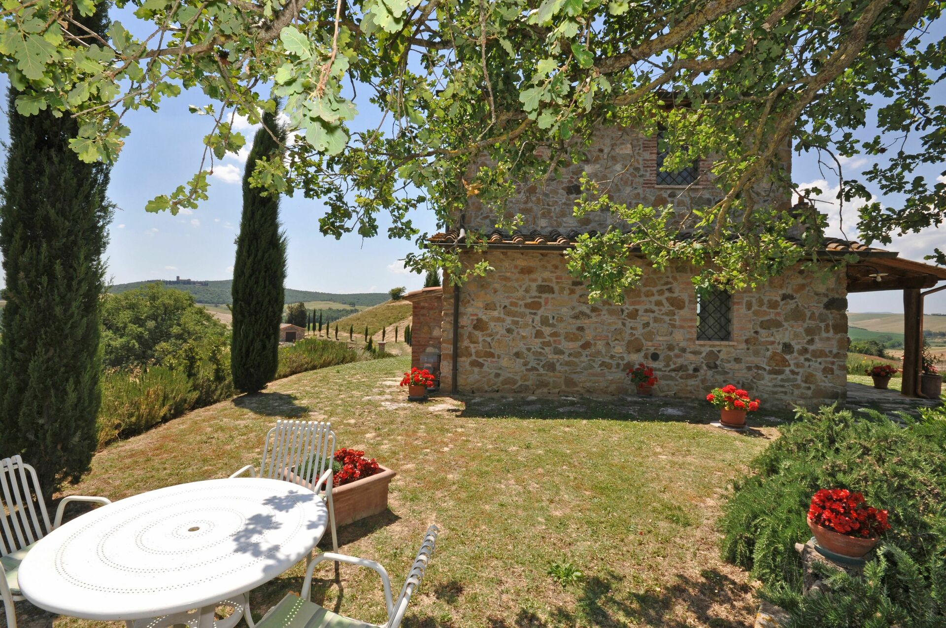 Castelmuzio 6 Slaapplaatsen in 2 Slaapkamers Trequanda Toscane Italië