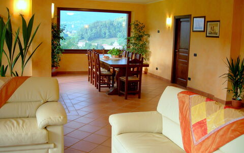 Villa Saida: Kamer, Eigendom, Meubilair, Gebouw, Woonkamer, Interieur Ontwerp, Onroerend Goed, Tafel, Huis, Verdieping