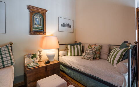 Villa Fontine: Kamer, Meubilair, Eigendom, Slaapkamer, Interieur Ontwerp, Bed, Gebouw, Huis, Onroerend Goed, Woonkamer