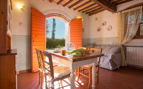 Montelopio: Kamer, Gebouw, Eigendom, Meubilair, Interieur Ontwerp, Onroerend Goed, Tafel, Huis, Huis, Villa