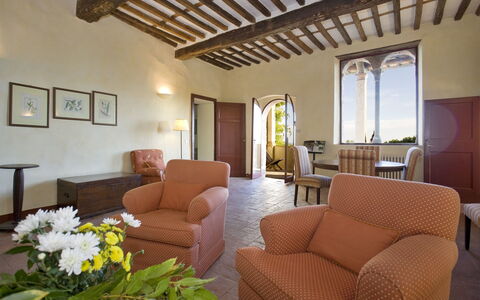 La Loggia 13: Kamer, Eigendom, Gebouw, Interieur Ontwerp, Meubilair, Woonkamer, Plafond, Onroerend Goed, Huis, Suite