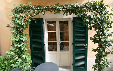 Santo Agostino: Eigendom, Huis, Huis, Gebouw, Venster, Onroerend Goed, Deur, Architectuur, Facade, Boom