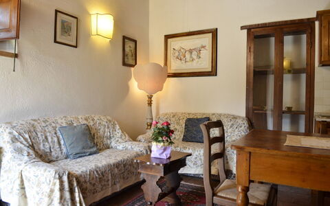 San Pietro: Meubilair, Fotolijst, Tafel, Gebouw, Fabriek, Hout, Comfort, Verlichting, Woonkamer, Interieur Ontwerp