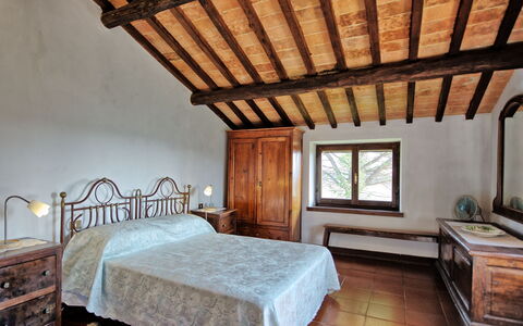 Casale Giulio: Slaapkamer, Kamer, Eigendom, Meubilair, Bed, Plafond, Gebouw, Bed Frame, Interieur Ontwerp, Huis