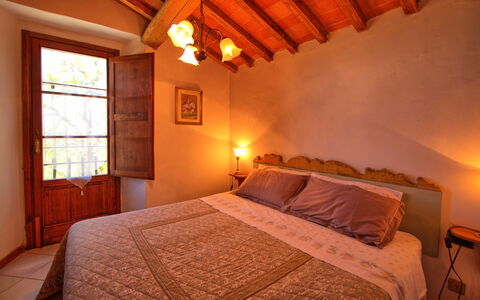 Panzalla: Slaapkamer, Bed, Kamer, Meubilair, Eigendom, Laken, Bed Frame, Gebouw, Bedding, Interieur Ontwerp