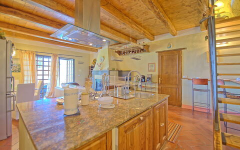 Villa Margherita: Kamer, Eigendom, Gebouw, Meubilair, Plafond, Onroerend Goed, Countertop, Verdieping, Interieur Ontwerp, Huis