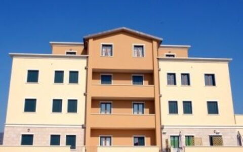 Quattro appartamenti con vista panoramica, finemente arredati e dotati di ogni confort.