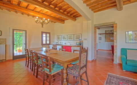 Il Frantoio: Kamer, Eigendom, Gebouw, Meubilair, Eetkamer, Huis, Onroerend Goed, Plafond, Tafel, Interieur Ontwerp