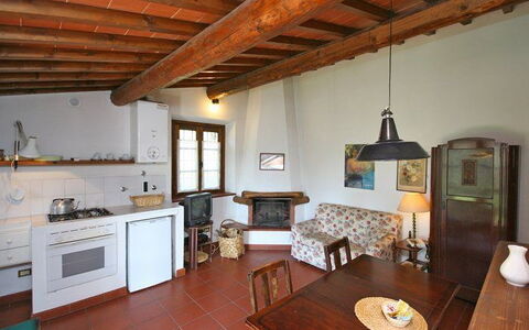 La Selva: Kamer, Eigendom, Gebouw, Meubilair, Countertop, Keuken, Interieur Ontwerp, Huis, Straal, Verdieping