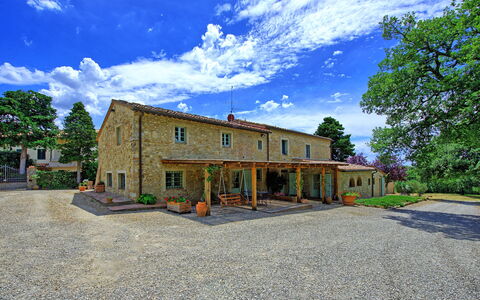 San Donato: Eigendom, Lucht, Huis, Huis, Onroerend Goed, Gebouw,  Dorf\, Landgoed, Architectuur, Landelijk Gebied