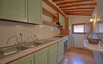 San Donnino 1: Eigendom, Countertop, Kamer, Cabinetry, Keuken, Wastafel, Meubilair, Gebouw, Huis, Verdieping