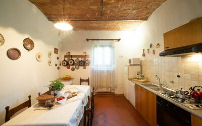 Vasche 4: Eigendom, Kamer, Gebouw, Interieur Ontwerp, Plafond, Meubilair, Huis, Verdieping, Onroerend Goed, Architectuur