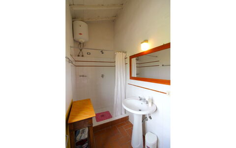 Santa Vittoria: Eigendom, Kamer, Gebouw, Huis, Architectuur, Badkamer, Interieur Ontwerp, Meubilair