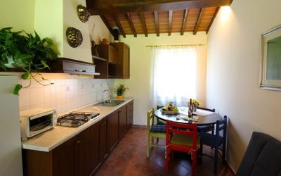 Orchidea: Kamer, Eigendom, Gebouw, Meubilair, Keuken, Interieur Ontwerp, Huis, Countertop, Verdieping, Plafond