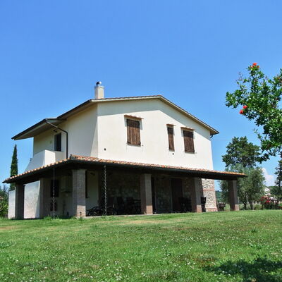 Nonno Tobia: Lucht, Fabriek, Gebouw, Eigendom, Venster, Boom, Huis, Land Lot, Verblijf, Woongebied