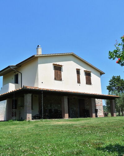 Nonno Tobia: Lucht, Fabriek, Gebouw, Eigendom, Venster, Boom, Huis, Land Lot, Verblijf, Woongebied