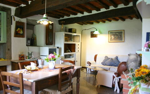 San Eusebio: Eigendom, Kamer, Gebouw, Interieur Ontwerp, Huis, Meubilair, Woonkamer, Plafond, Onroerend Goed, Tafel