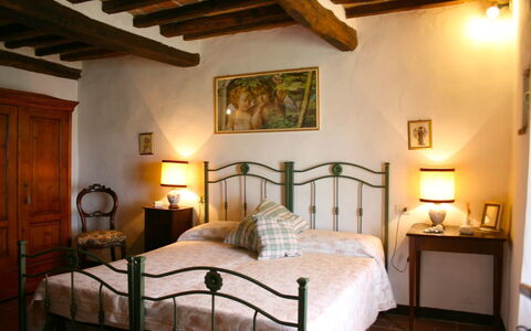 San Eusebio: Slaapkamer, Bed, Kamer, Meubilair, Eigendom, Bed Frame, Laken, Gebouw, Interieur Ontwerp, Suite