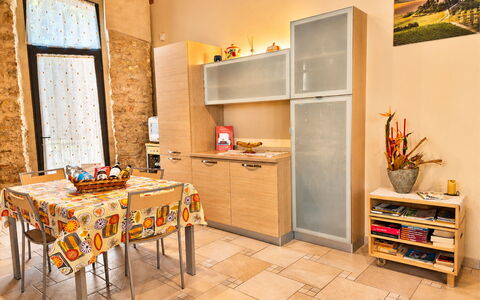 Pieve di Sant Ippolito: Meubilair, Interieur Ontwerp, Flooring, Hout, Verdieping, Keuken, Major Appliance, Kamer, Countertop, Plafond
