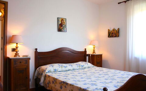 Casa Felice: Slaapkamer, Bed, Kamer, Meubilair, Eigendom, Laken, Bed Frame, Verdieping, Muur, Hardwood