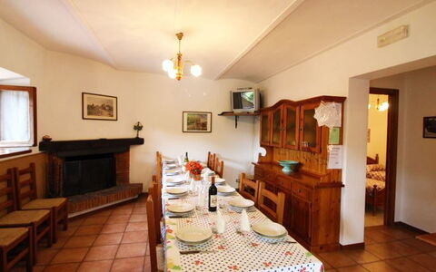 Casale Aiola: Kamer, Eigendom, Gebouw, Interieur Ontwerp, Plafond, Eetkamer, Meubilair, Huis, Onroerend Goed, Restaurant