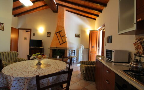 Il Viaggiolo: Eigendom, Kamer, Gebouw, Countertop, Interieur Ontwerp, Meubilair, Huis, Onroerend Goed, Keuken, Verdieping