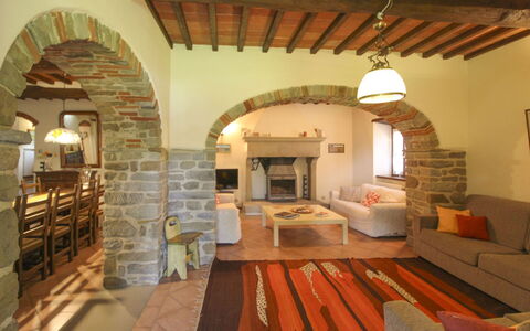 Casale Lorenzo: Meubilair, Interieur Ontwerp, Muur, Flooring, Plafond, Kamer, Verdieping, Tafel, Stoel, Woonkamer