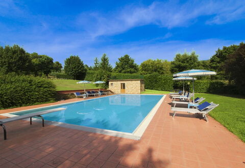 Casale Lorenzo: Boom, Plain, Land Lot, Gazon, Tuin, Landgoed, Weide, Landscaping, Werf, Boerderij