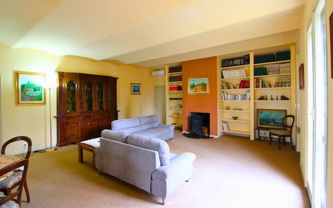 Poggio Falcone: Eigendom, Meubilair, Comfort, Interieur Ontwerp, Woonkamer, Flooring, Verdieping, Huis, Onroerend Goed, Gebouw