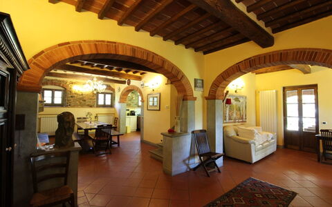 La Quiete: Gebouw, Eigendom, Kamer, Plafond, Onroerend Goed, Interieur Ontwerp, Landgoed, Huis, Hacienda, Lobby