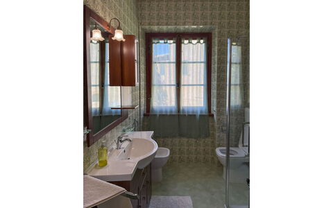 Villa Verniana: Interieur Ontwerp, Loodgieterswerkinrichting, Wastafel In De Badkamer, Flooring, Verdieping, Wastafel, Badkamer, Loodgieter, Kraan, Kamer