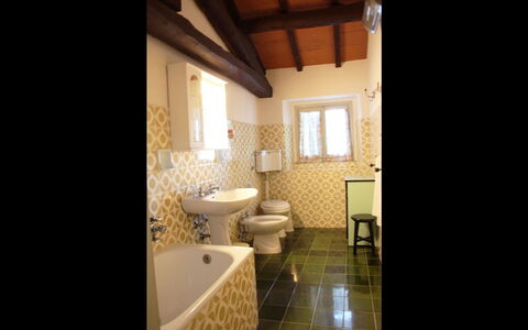 Villa Verniana: Kamer, Eigendom, Badkamer, Gebouw, Interieur Ontwerp, Architectuur, Huis, Verdieping, Daylighting, Meubilair