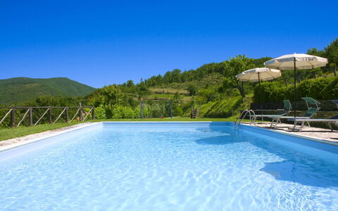 Borgo Antico: Zwembad, Heuvel, Bergketen, Toevlucht, Eco Hotel, Buitenmeubels, Vallei, Ridge, Badplaats, Ligstoel