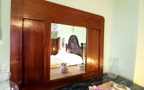 Agriturismo Arcobaleno: Kamer, Eigendom, Spiegel, Meubilair, Interieur Ontwerp, Suite, Architectuur, Huis, Slaapkamer, Onroerend Goed