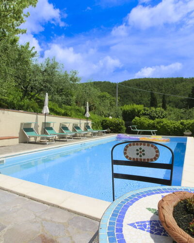 Agriturismo Arcobaleno: Zwembad, Toevlucht, Eco Hotel, Bloempot, Hotel, Buitenmeubels, Kamerplant, Villa, Badplaats