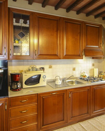 Agriturismo Ca di Vestro: Keuken, Toestel Van De Keuken, Major Appliance, Countertop, Cabinetry, Hout, Meubilair, Interieur Ontwerp, Flooring, Fornuis