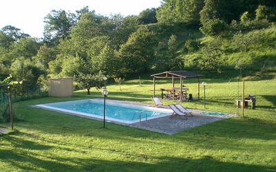 Casale Essenze: Eigendom, Zwembad, Gras, Vrije Tijd, Sportplaats, Huis, Land Lot, Netto, Backyard, Onroerend Goed