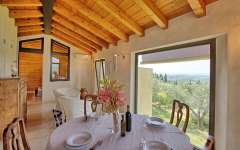 Casa Lucia: Eigendom, Kamer, Gebouw, Eetkamer, Huis, Onroerend Goed, Interieur Ontwerp, Meubilair, Tafel, Plafond