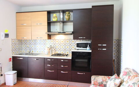 Podere Marcigliano: Cabinetry, Eigendom, Meubilair, Countertop, Lade, Huishoudapparatuur, Ladenkast, Interieur Ontwerp, Keuken, Hout